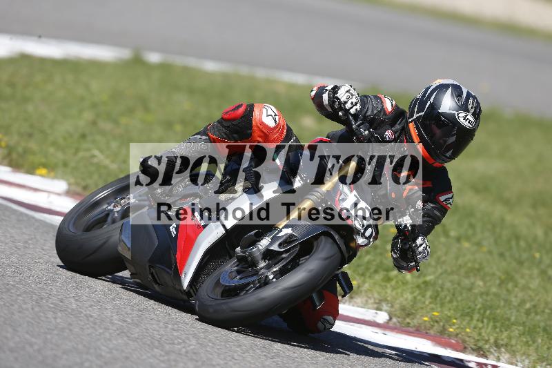 /Archiv-2025/48 25.08.2025 Cornu Master School ADR/rot-rouge/120